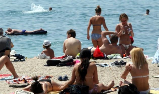 Βράζει και σήμερα όλη η χώρα – 41 βαθμούς υπό σκιά – Μέχρι και 43 βαθμούς θα φτάσει τη Δευτέρα!