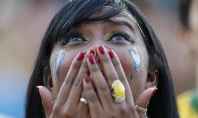 Μουντιάλ 2014: Ήττα χωρίς προηγούμενο για την Βραζιλιά – Βίντεο με τις Βραζιλιάνες να κλαίνε στις κερκίδες