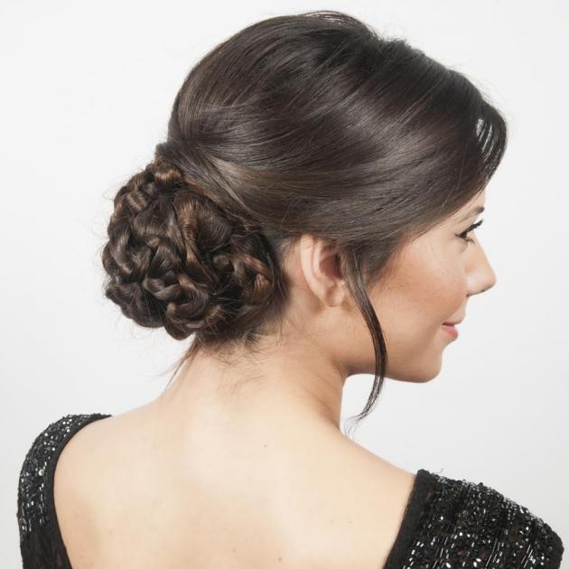 8 | Holiday Hair Countdown #1: Το glam σινιόν και πώς να το κάνεις!