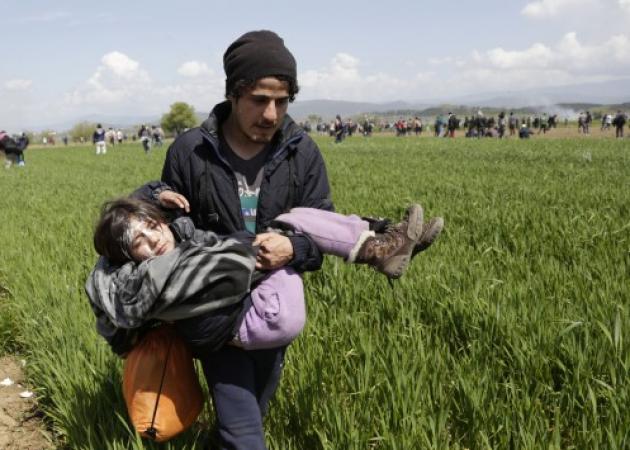 Σοκ στην Ειδομένη – Παιδιά κάτω των 10 ετών χτυπημένα από πλαστικές σφαίρες