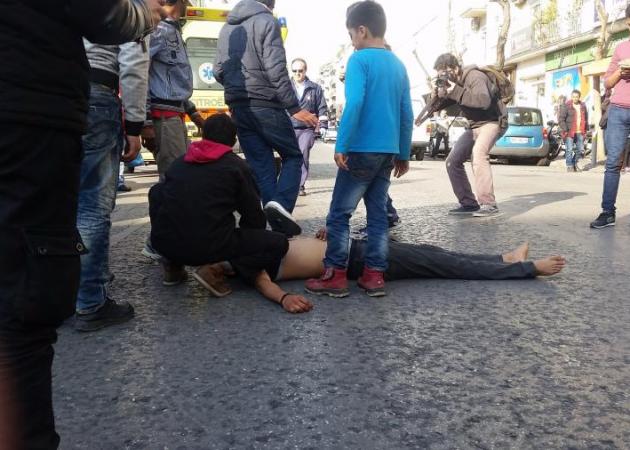 Απόπειρα αυτοκτονίας από δυο πρόσφυγες στην πλατεία Βικτωρίας