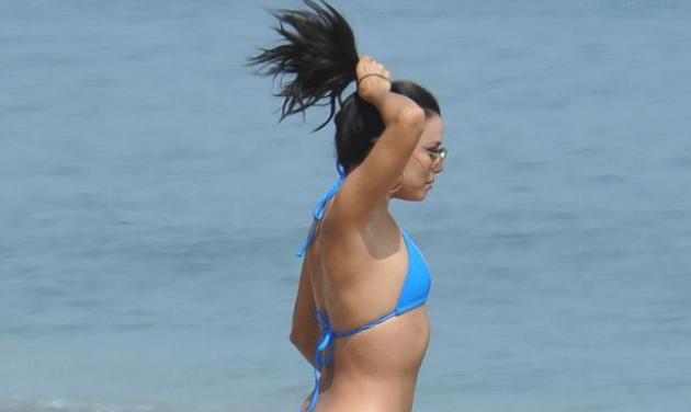 Eva Longoria: Στην παραλία με το σέξι μπικίνι της! Φωτογραφίες