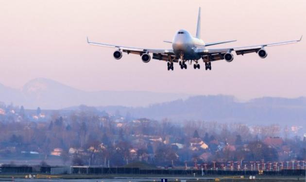 Eπεσε από το αεροπλάνο, λαθρεπιβάτης που είχε κρυφτεί στο εσωτερικό των τροχών – Βρέθηκε νεκρός