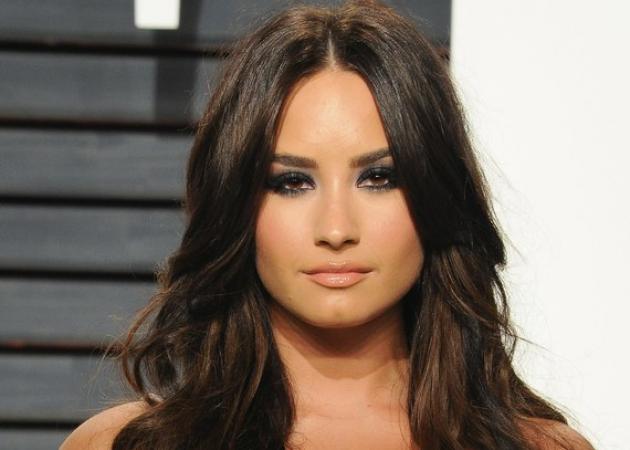 H Demi Lovato έχει τώρα τα μαλλιά που θα θες να κάνεις