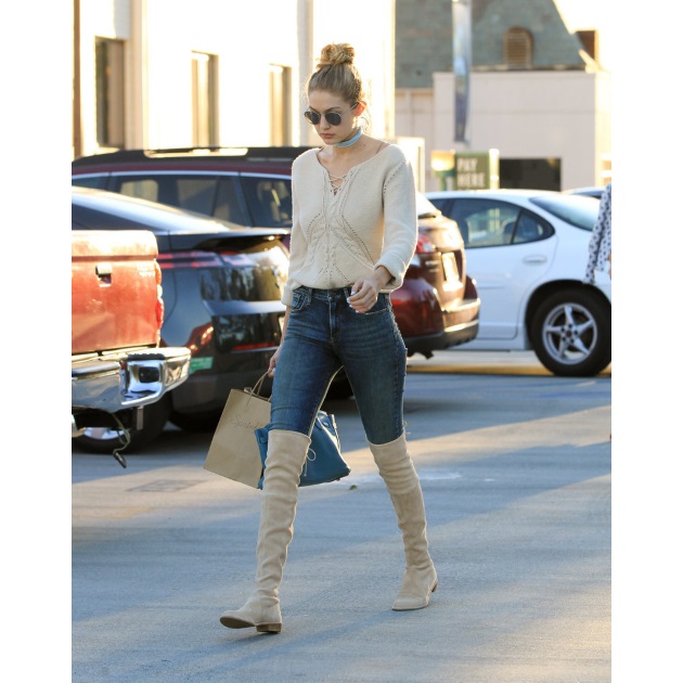 Φόρεσε 2 τάσεις σε 1 look όπως η Gigi Hadid!