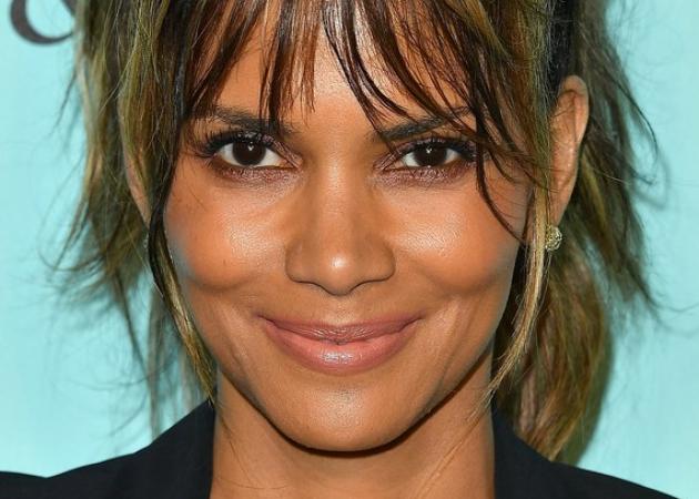 Αυτό είναι το μυστικό της Halle Berry για λαμπερή επιδερμίδα!