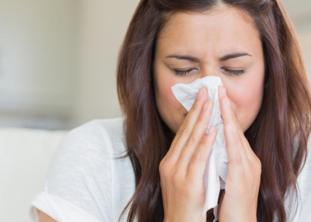 Ιγμορίτιδα: Πόσο διαρκεί – Τι να κάνετε για πονοκέφαλο και μπούκωμα