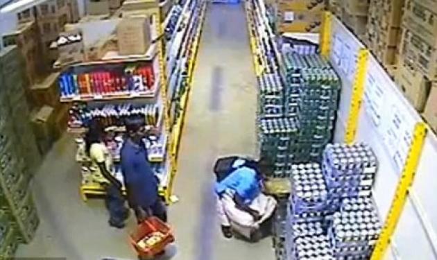 Δες πώς μια γυναίκα κλέβει κούτα με μπύρες από σούπερ μάρκετ! Βίντεο