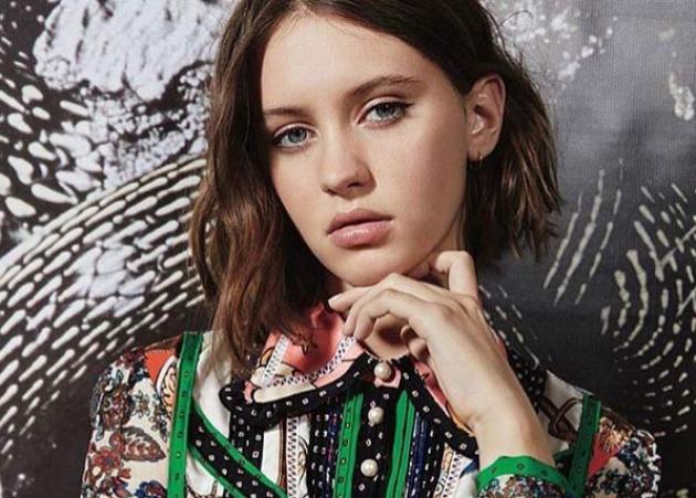 Iris Law: Η κόρη του Jude Law υπέγραψε με τη Chanel!