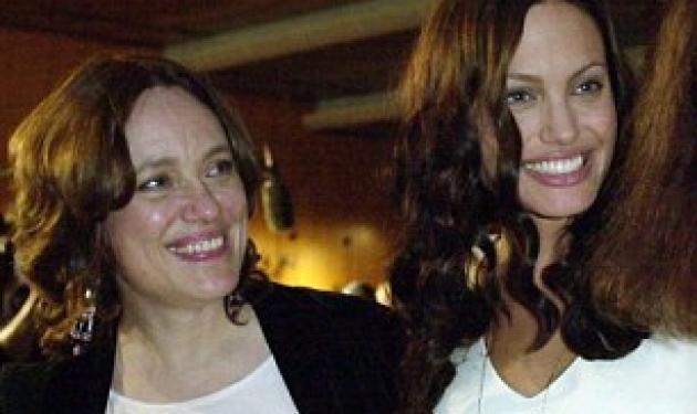 Angelina Jolie: Αυτό είναι το σπίτι που πέρασε τα παιδικά της χρόνια! Φωτογραφίες