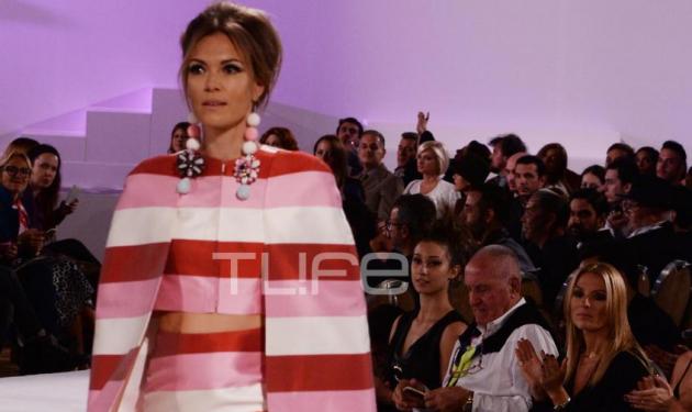 Bίκυ Καγιά: Έκλεψε την παράσταση στο fashion show του Βασίλη Ζούλια! Φωτό και βίντεο