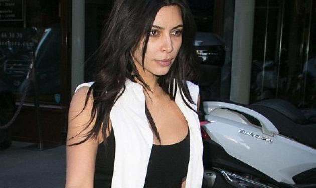 Kim Kardashian: Χωρίς ίχνος μακιγιάζ και με διάφανο κολάν στο γυμναστήριο