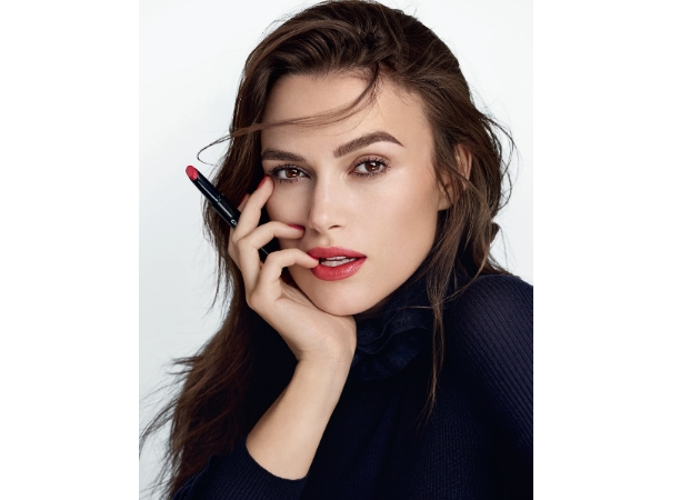 Rouge Coco Stylo: νέο κραγιόν εμμονή! Plus: τα βερνίκια της Chanel αλλάζουν!