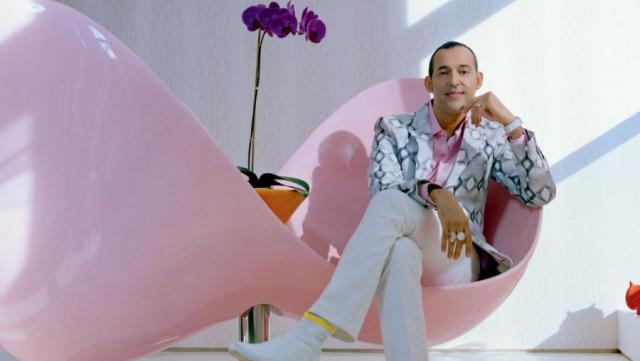 Με την υπογραφή του Karim Rashid