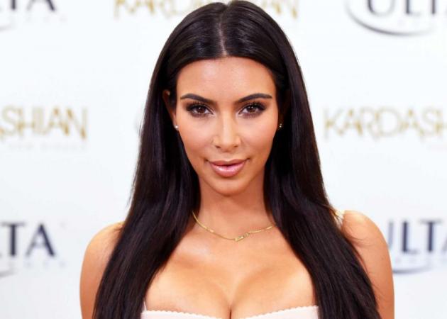 Μια ακόμη super προκλητική εμφάνιση της Kim Kardashian! Δες πώς την απαθανάτισε ο φακός με τον Kanye και την Kendall!