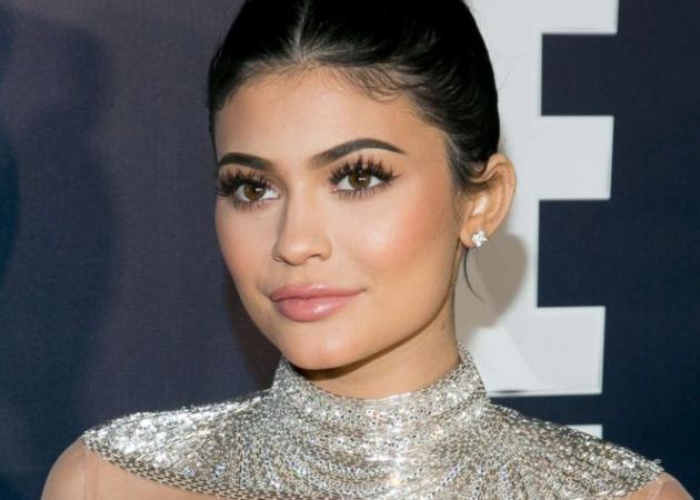 Μετά τα highlighters η Kylie Jenner ετοιμάζει ματ ρουζ