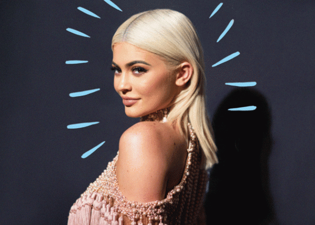 Πώς η Kylie Jenner έγινε κατάξανθη σε μια μέρα και χωρίς να κάψει τα μαλλιά της!