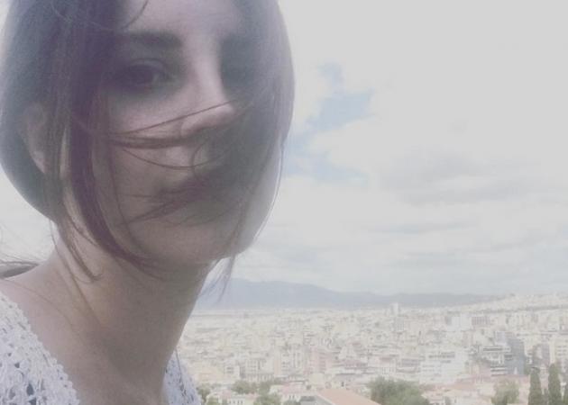 Lana del Rey: Κάνει βόλτες στην Αθήνα και ανεβάζει βίντεο στο Instagram!