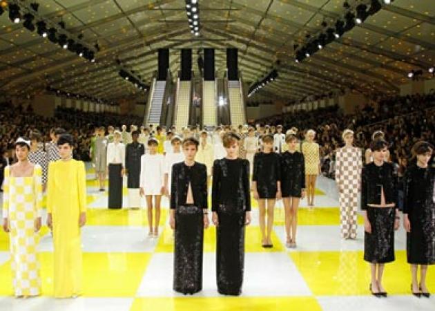 Louis Vuitton: Το show του οίκου για την Άνοιξη- Καλοκαίρι είναι εντυπωσιακό!