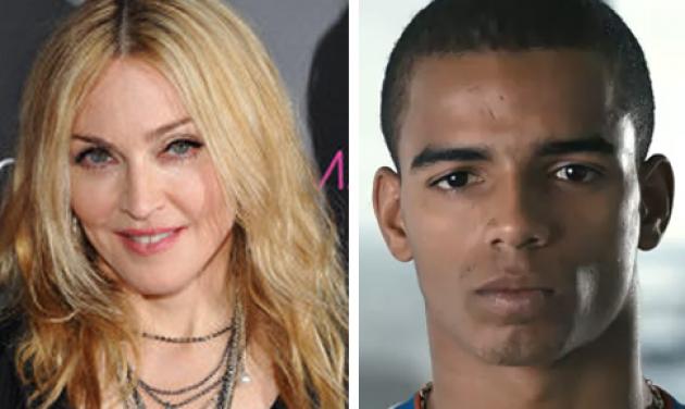 Ο νέος 24χρονος έρωτας της Madonna δηλώνει: είναι μια γυναίκα σαν όλες τις άλλες!