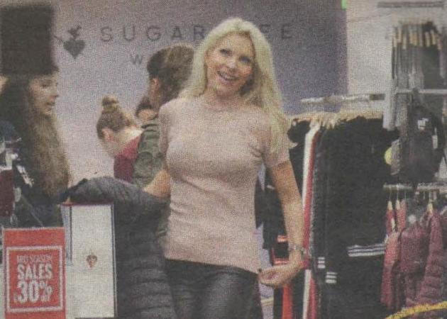 Ελένη Μενεγάκη: Shopping therapy στα βόρεια προάστια! [pics]