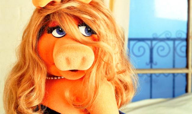 Όταν η Miss Piggy τραγουδούσε  Χατζηδάκη και Θεοδωράκη! Απολαυστικό βίντεο