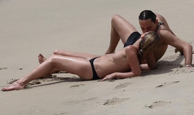 Η γυμνή απόδραση της Kate Moss στην Καραϊβική!