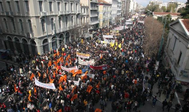 Μεγαλειώδεις σε όγκο και παλμό οι πορείες ΓΣΕΕ – ΑΔΕΔΥ και ΠΑΜΕ