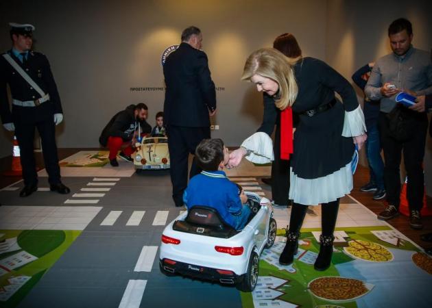 Μαριάννα Βαρδινογιάννη: Επίσκεψη στην Έκθεση “Η οδική ασφάλεια μέσα από τα μάτια των παιδιών”