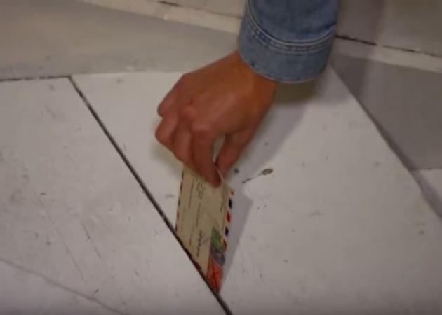 Βρήκε κλειστό ερωτικό γράμμα από τον Δεύτερο Παγκόσμιο Πόλεμο! [vid]