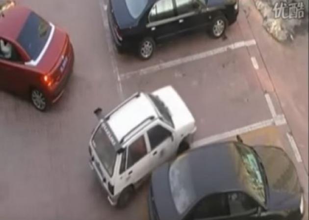 Μην κλέβεις ποτέ θέση πάρκινγκ από γυναίκα! Δες τι μπορεί να σου κάνει [vid]