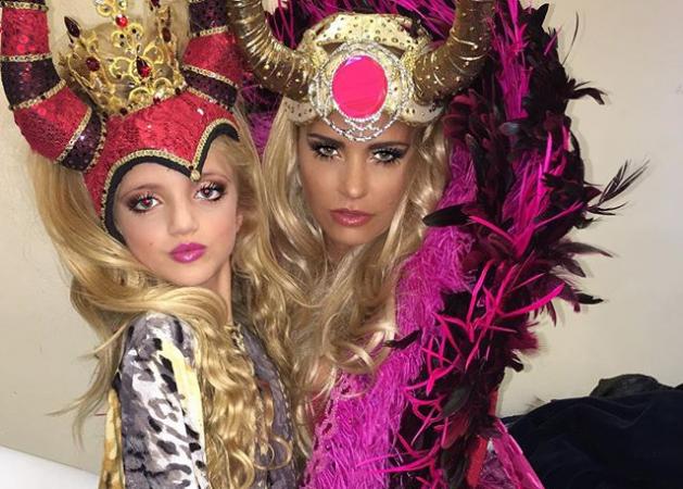 Katie Price: Μετά το χαμό με το βαρύ μακιγιάζ της 8χρονης κόρης, την έγραψε σε σχολή μοντέλων!