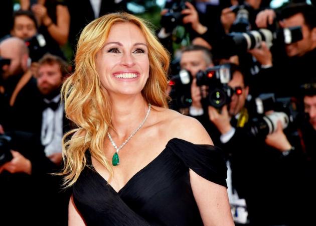 Julia Roberts: Είναι η πιο όμορφη γυναίκα στον κόσμο στα 49 της χρόνια!