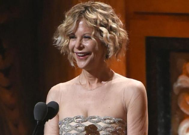 Αγνώριστη η Meg Ryan – Χαμός στο twitter με το αλλαγμένο από τις πλαστικές πρόσωπό της!