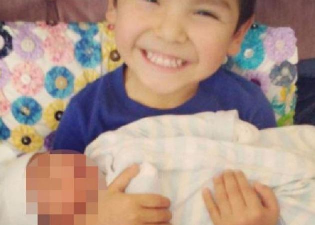 Τραγωδία! Κρεμάστηκε κατά λάθος 4χρονο αγοράκι – Πιάστηκε η κουκούλα του σε κρεμάστρα