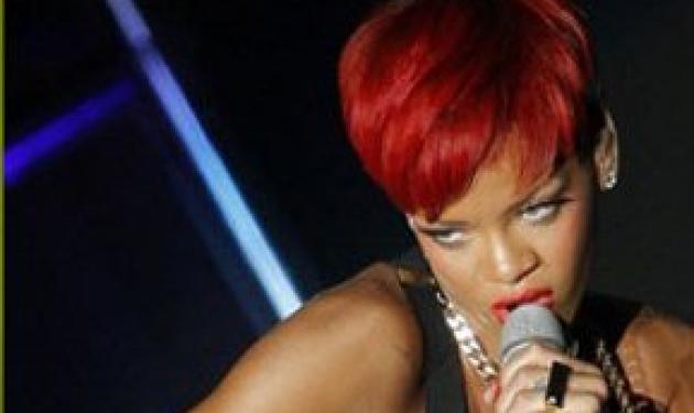 To νέο τατουάζ της Rihanna είναι λάθος!