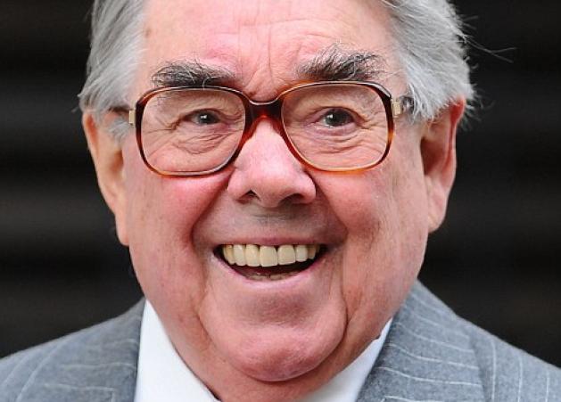 Πέθανε ο γνωστός κωμικός, Ronnie Corbett