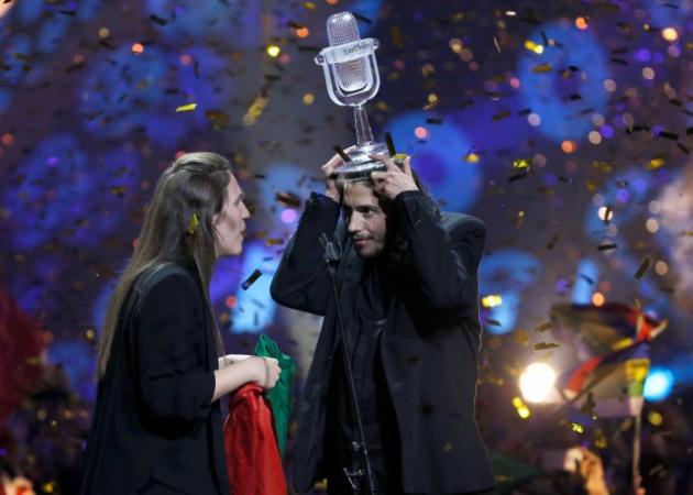 Eurovision 2017 – Τελικός: Οι πανηγυρισμοί και η ιστορία για το πρόβλημα υγείας του Πορτογάλου που συγκίνησε!