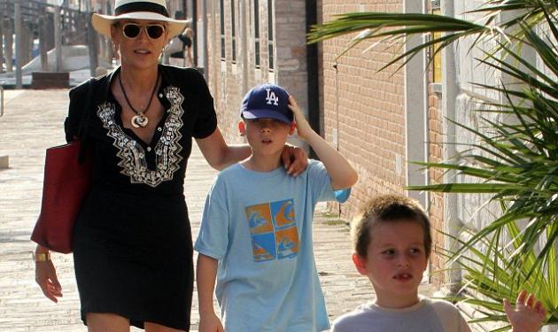 Sharon Stone: Διακοπές στη Βενετία με τους γιους της!