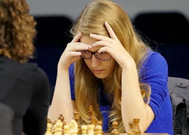 Η παγκόσμια πρωταθλήτρια στο σκάκι Τσολακίδου εξηγεί: “Δεν μπλοφάρω”