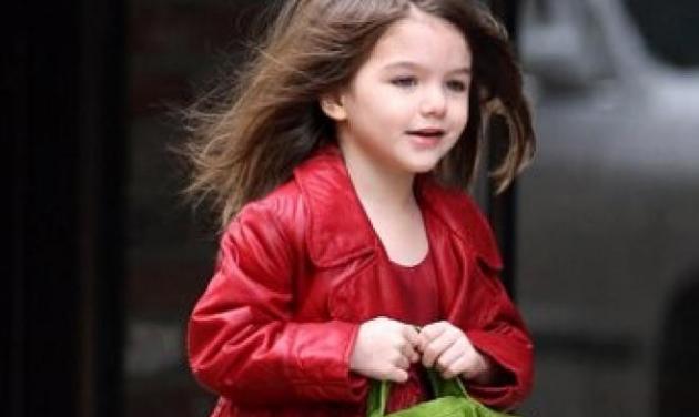 Suri Cruise: Θα λανσάρει παιδικά ρούχα με την υπογραφή της με αμοιβή 1,7 εκατομμύρια ευρώ!