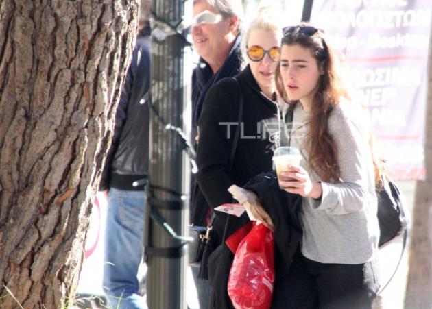 Tάμτα: Νέες φωτογραφίες από την βόλτα με την κόρη της Άννυ!