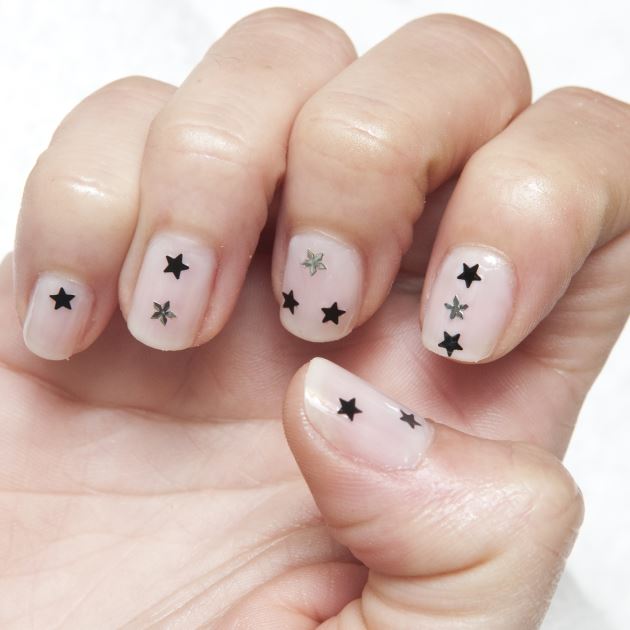 10 | Το stars manicure ολοκληρώθηκε