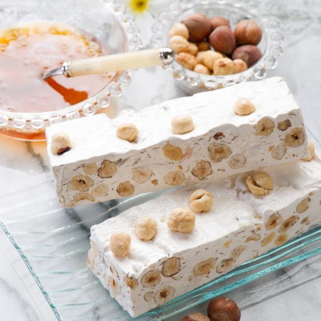 Torrone με φουντούκι