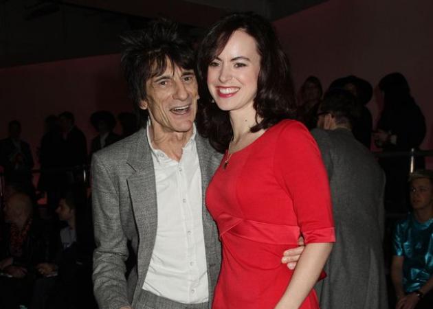 Δίδυμα στα 68 του περιμένει ο Ronnie Wood των Rolling Stones – Για πέμπτη φορά πατέρας