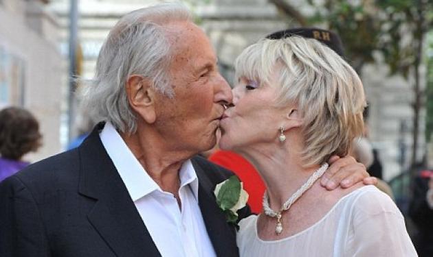 Γνωστός σκηνοθέτης παντρεύτηκε την αγαπημένη του… ύστερα από 55 χρόνια!