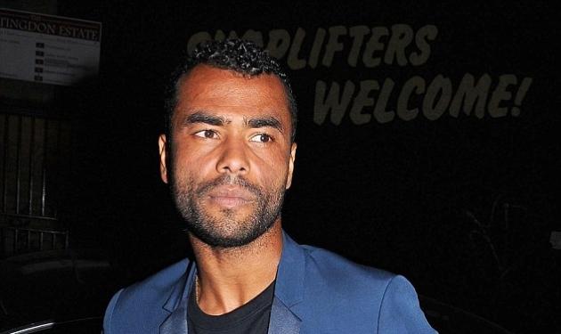 Ashley Cole: Ο ποδοσφαιριστής της Ρόμα περιμένει το πρώτο του παιδί με τη νέα του σύντροφο