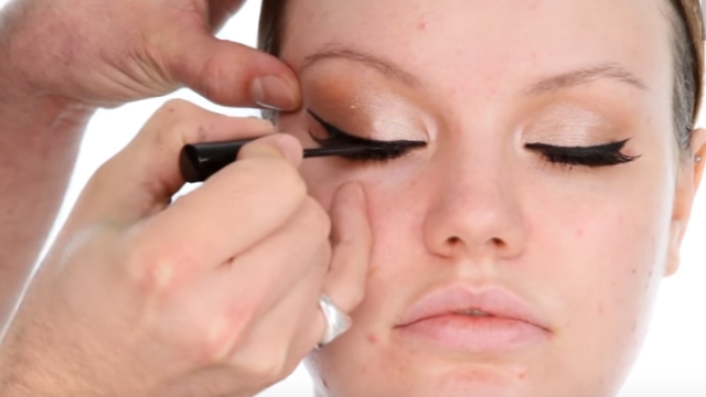 Ο makeup artist της Adele αποκαλύπτει την διάσημη τεχνική της