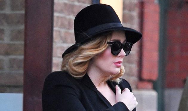 Adele: Mε άψογο στιλ στους δρόμους της Νέας Υόρκης!