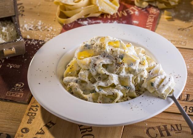 Η Adoro per Pasta παρουσιάζει το Halftime Μeals!